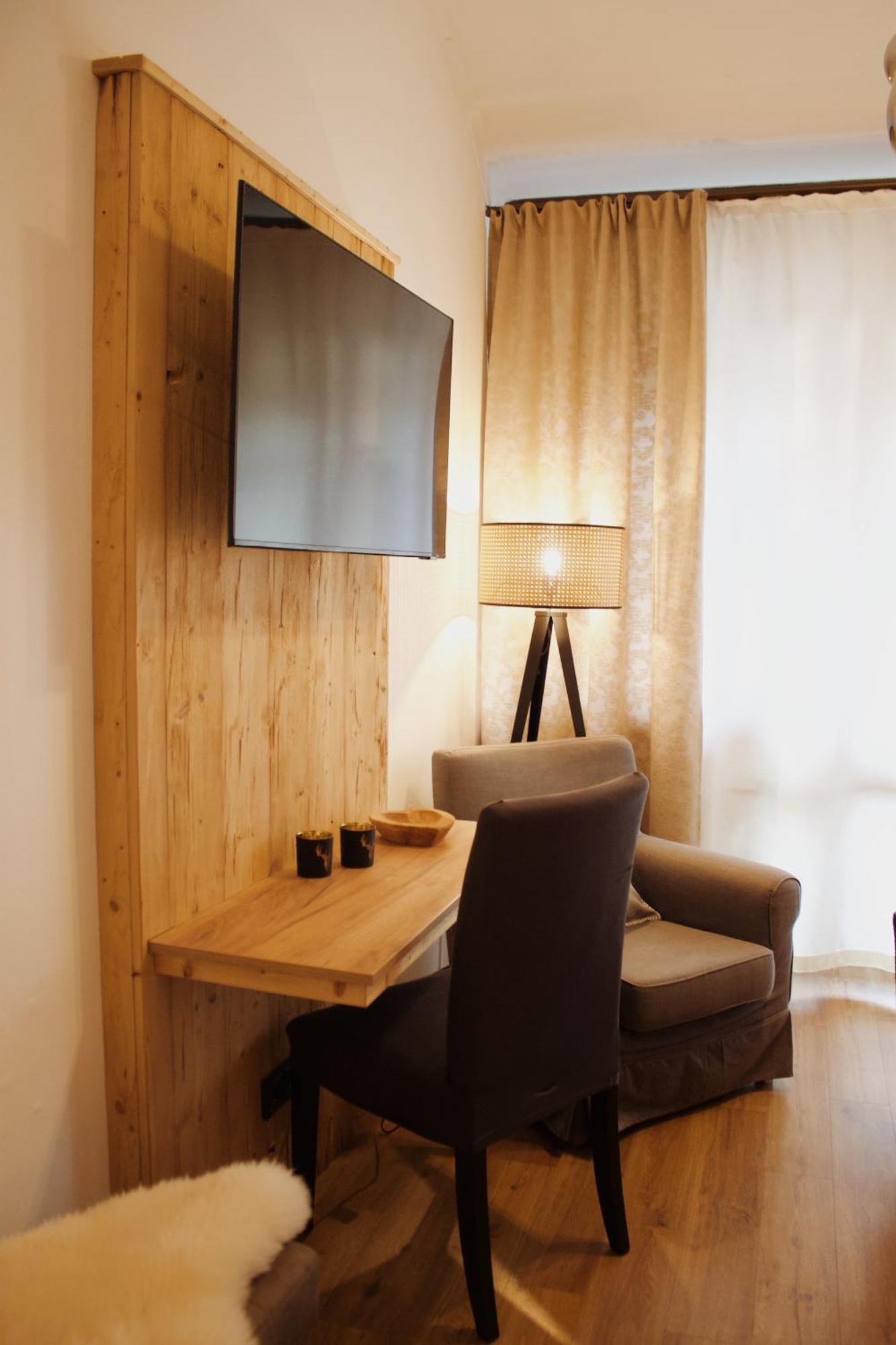 Hotel Garni - Chiemsee-Pension-Seebruck 시온시브루크 외부 사진