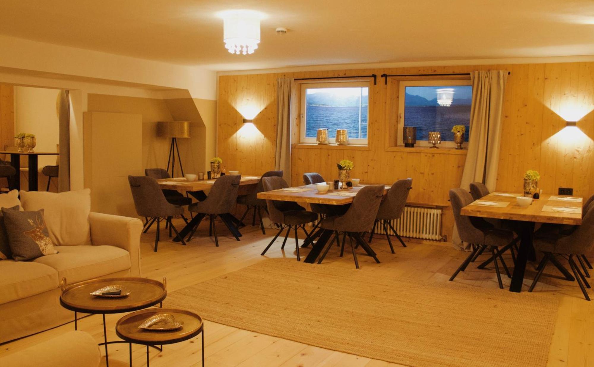Hotel Garni - Chiemsee-Pension-Seebruck 시온시브루크 외부 사진